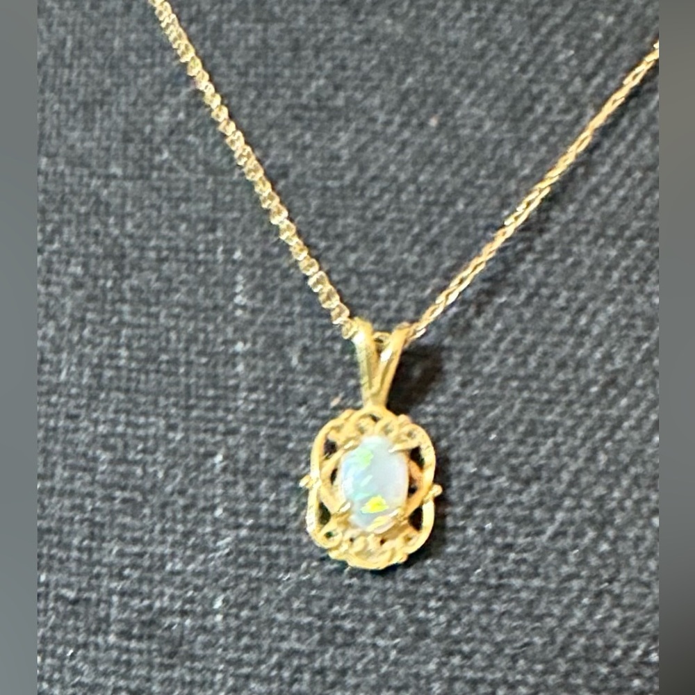 Beautiful 14 ct Vintage Oval Style Gold Fire Opal Birthstone 9" Necklace